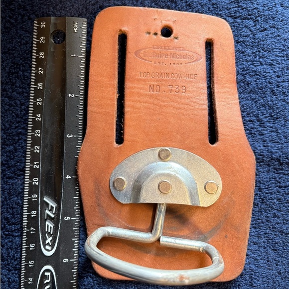 McGuire-Nicholas 739 Saddle Leather Swinging Hammer Tool Belt Holder Workwear - Picture 2 of 5